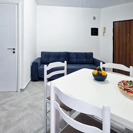 Cozy Corner In The Centre Of